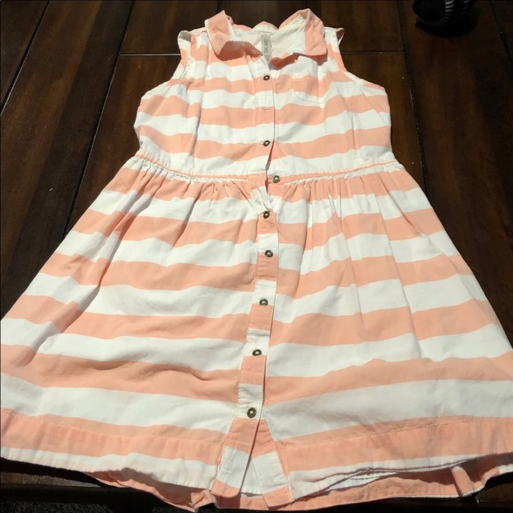 2 CUTE DRESSES - Picture 2 of 2